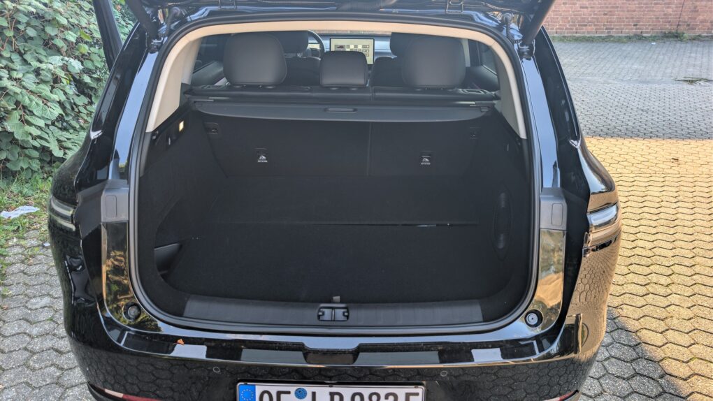 Leapmotor i C10 Kofferraum ganz